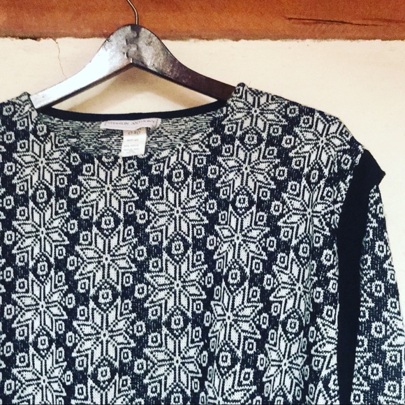 Sharon Anthony vintage B&W snowflake sweater top - Picture 2 of 13